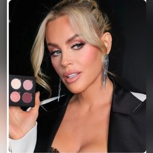 Formless Beauty Eyeshadow Palette In Berry Beautiful New In Box